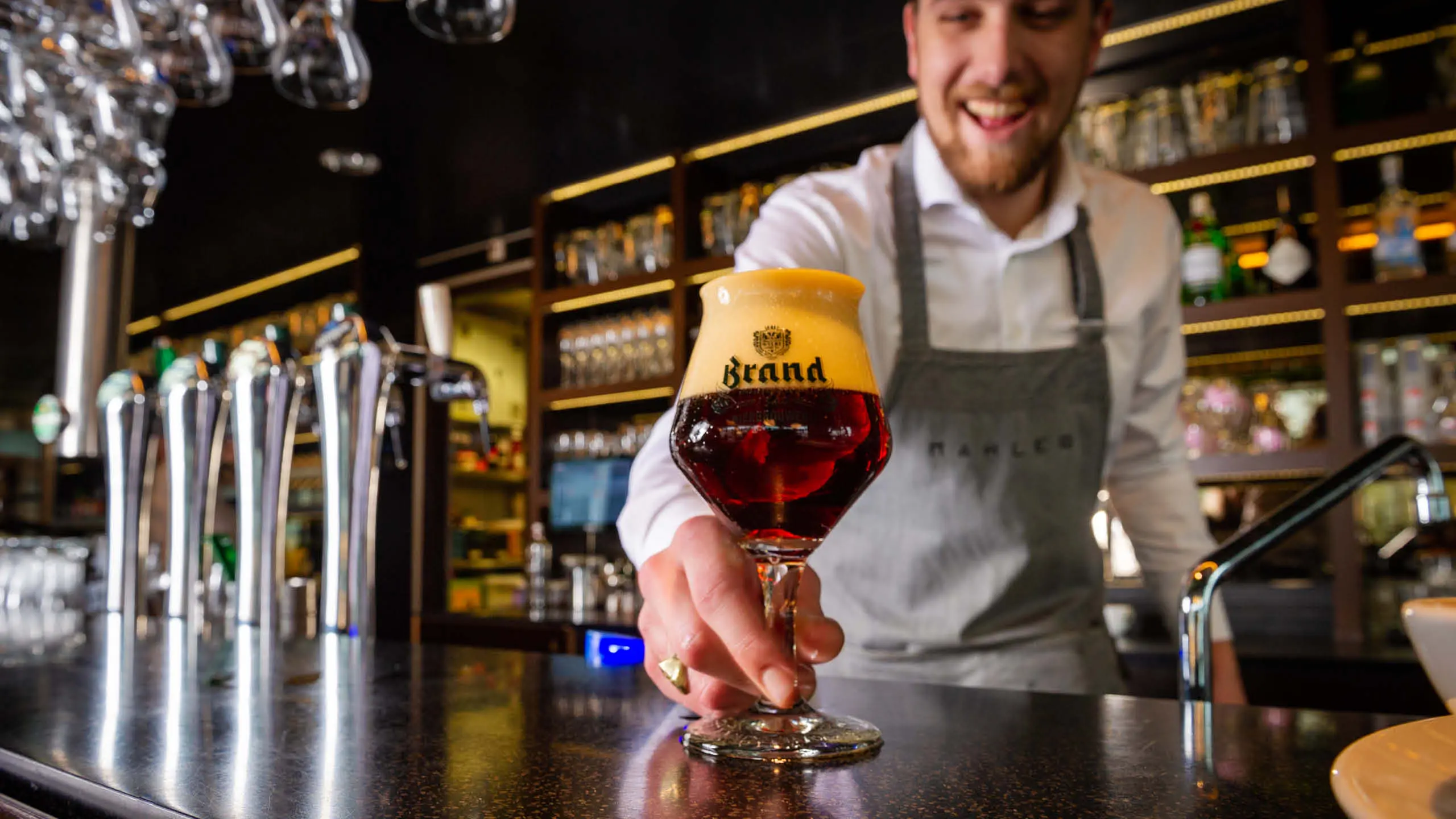 Mahler by Hutten, Amsterdam, restaurant, medewerker horeca, bediening, keuken, kok, chef Mahler by Hutten, Amsterdam, restaurant, medewerker horeca, bediening, keuken, kok, chef